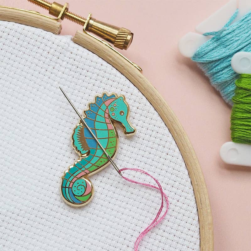 Seahorse Magnetic Needle Minder